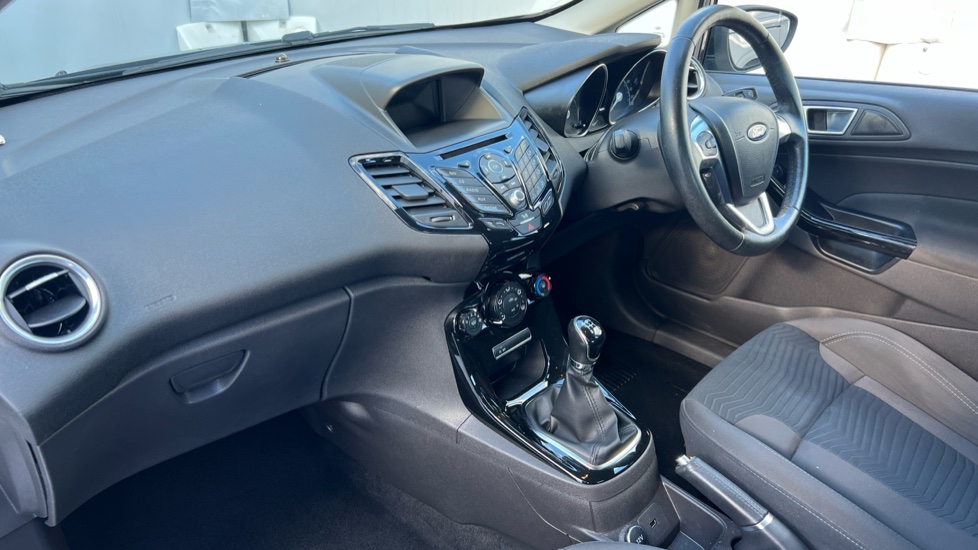 Ford Fiesta 1.0 EcoBoost Zetec 5dr Petrol Hatchback - Image 9