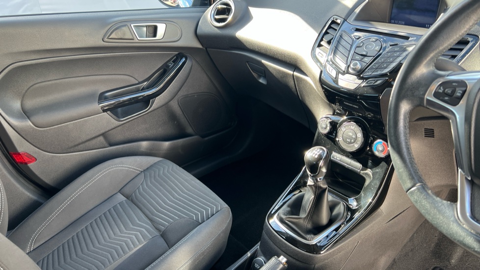 Ford Fiesta 1.0 EcoBoost Zetec 5dr Petrol Hatchback - Image 14