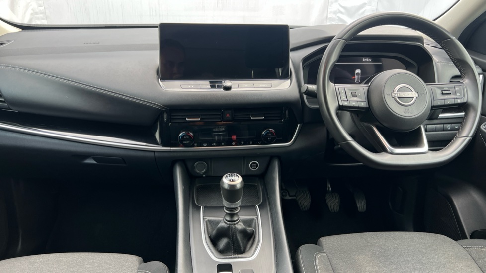 Nissan Qashqai 1.3 DiG-T MH N-Connecta 5dr Petrol Hatchback - Image 10