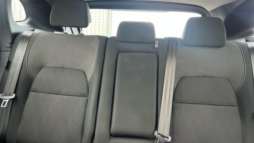 Nissan Qashqai 1.3 DiG-T MH N-Connecta 5dr Petrol Hatchback - Image 15