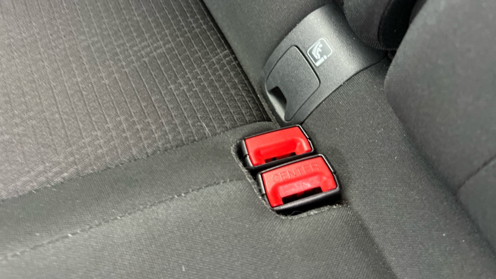Nissan Qashqai 1.3 DiG-T MH N-Connecta 5dr Petrol Hatchback - Image 17