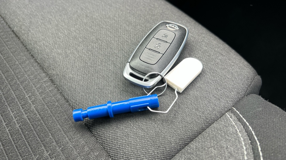 Nissan Qashqai 1.3 DiG-T MH N-Connecta 5dr Petrol Hatchback - Image 20