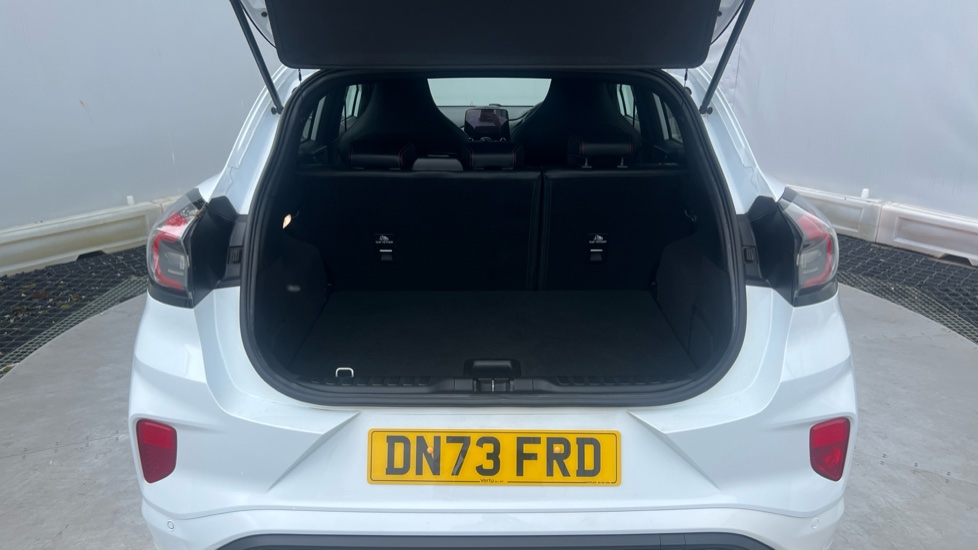 Ford Puma ST 1.0 EcoBoost Hybrid mHEV ST 5dr DCT Petrol Hatchback - Image 4
