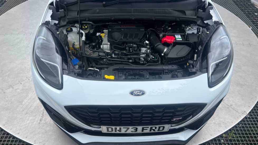 Ford Puma ST 1.0 EcoBoost Hybrid mHEV ST 5dr DCT Petrol Hatchback - Image 8