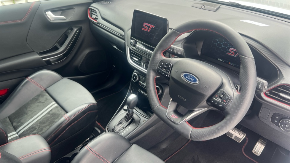 Ford Puma ST 1.0 EcoBoost Hybrid mHEV ST 5dr DCT Petrol Hatchback - Image 11