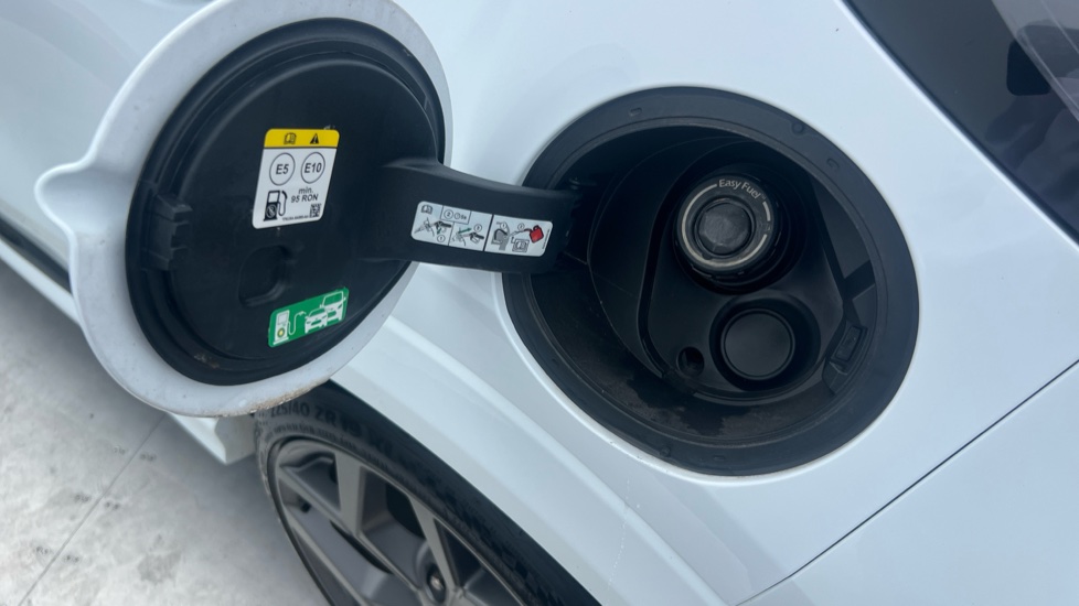 Ford Puma ST 1.0 EcoBoost Hybrid mHEV ST 5dr DCT Petrol Hatchback - Image 26