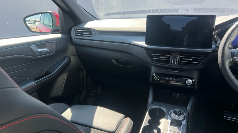 Ford Kuga 2.5 FHEV ST-Line 5dr CVT Hybrid Estate - Image 14