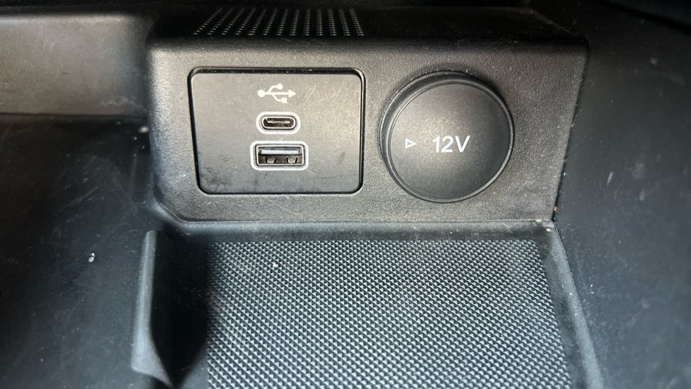 Ford Kuga 2.5 FHEV ST-Line 5dr CVT Hybrid Estate - Image 30