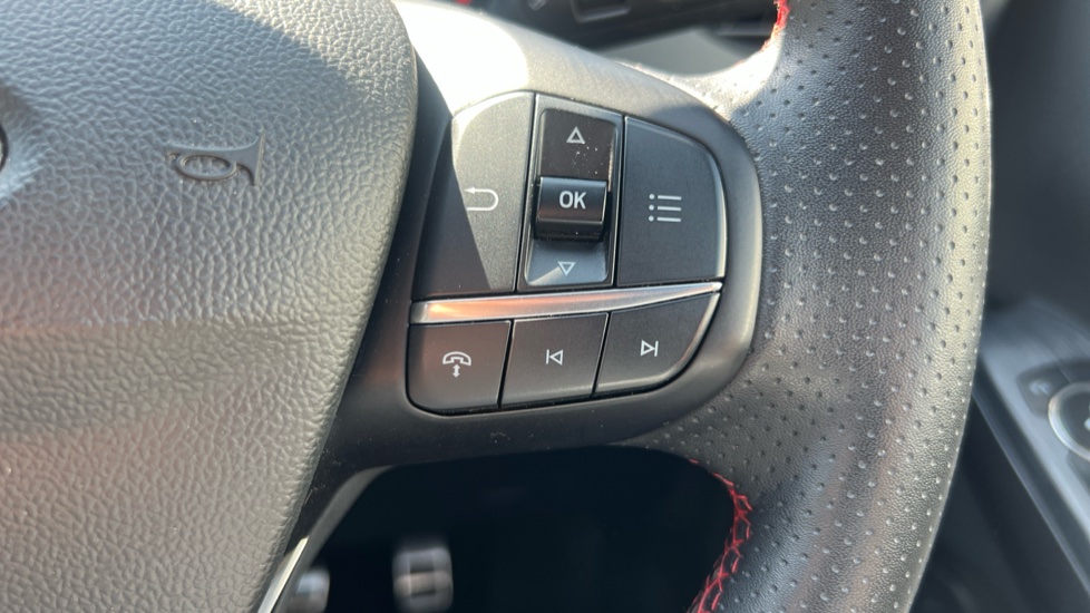 Ford Kuga 2.5 FHEV ST-Line 5dr CVT Hybrid Estate - Image 35