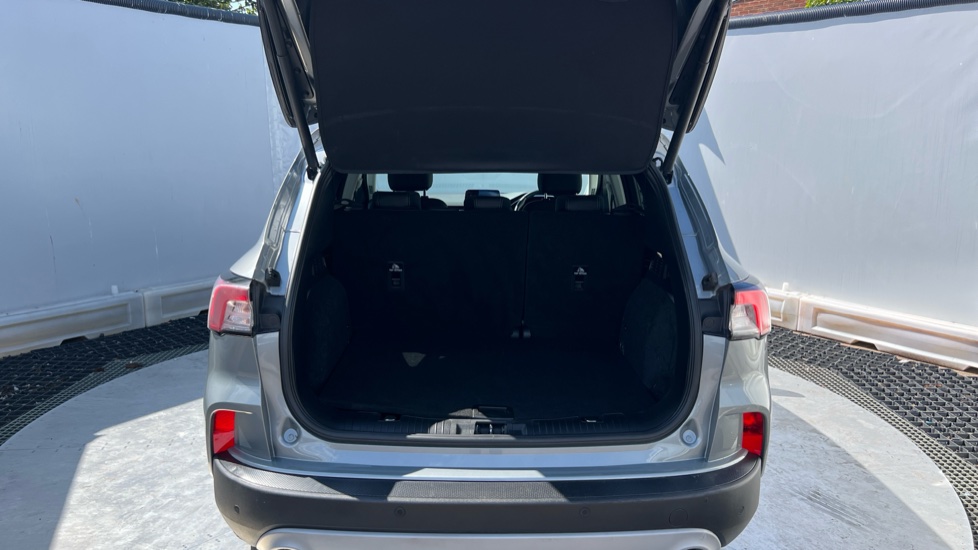 Ford Kuga 1.5 EcoBlue Titanium Edition 5dr Auto Diesel Estate - Image 4