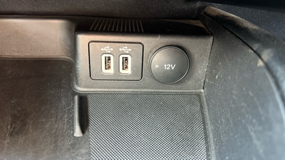 Ford Kuga 1.5 EcoBlue Titanium Edition 5dr Auto Diesel Estate - Image 27
