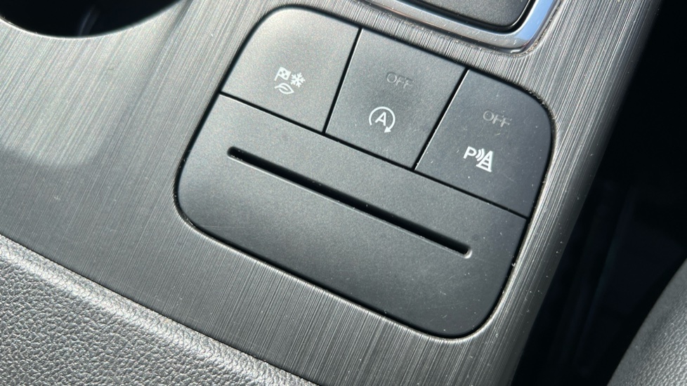 Ford Kuga 1.5 EcoBlue Titanium Edition 5dr Auto Diesel Estate - Image 29