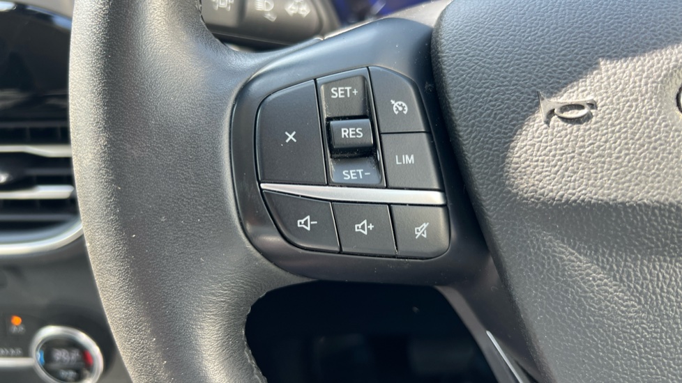 Ford Kuga 1.5 EcoBlue Titanium Edition 5dr Auto Diesel Estate - Image 32