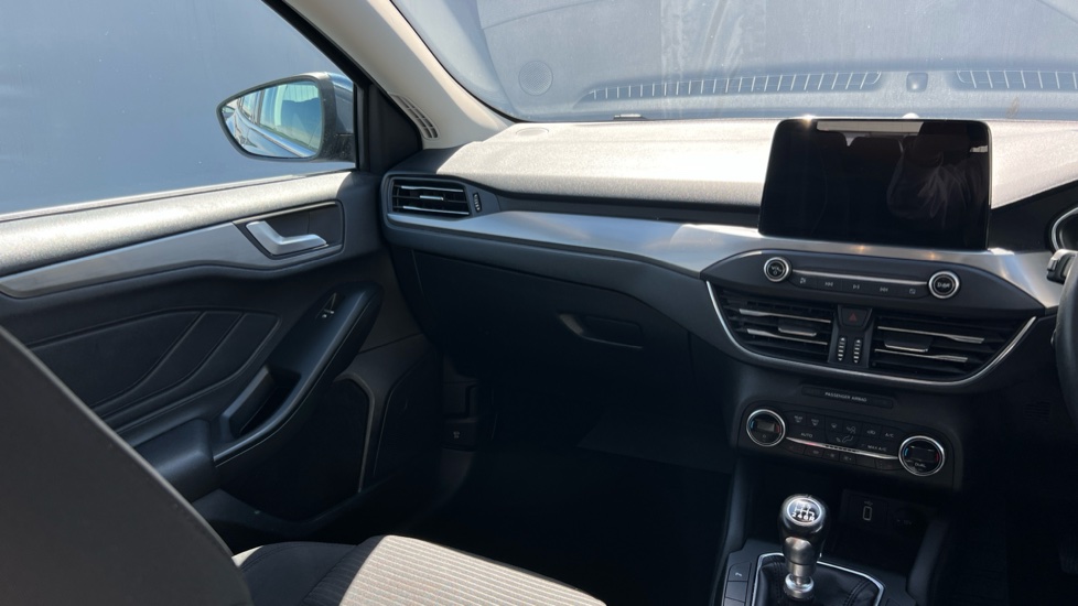 Ford Focus 1.0 EcoBoost 125 Titanium 5dr Petrol Estate - Image 14