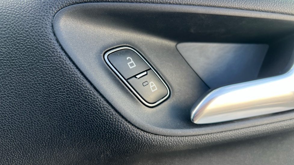 Ford Fiesta 1.0 EcoBoost 140 ST-Line 5dr Petrol Hatchback - Image 24