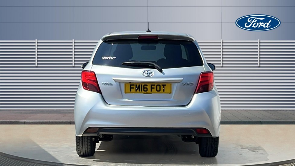Toyota Yaris 1.33 VVT-i Design 5dr Petrol Hatchback - Image 6