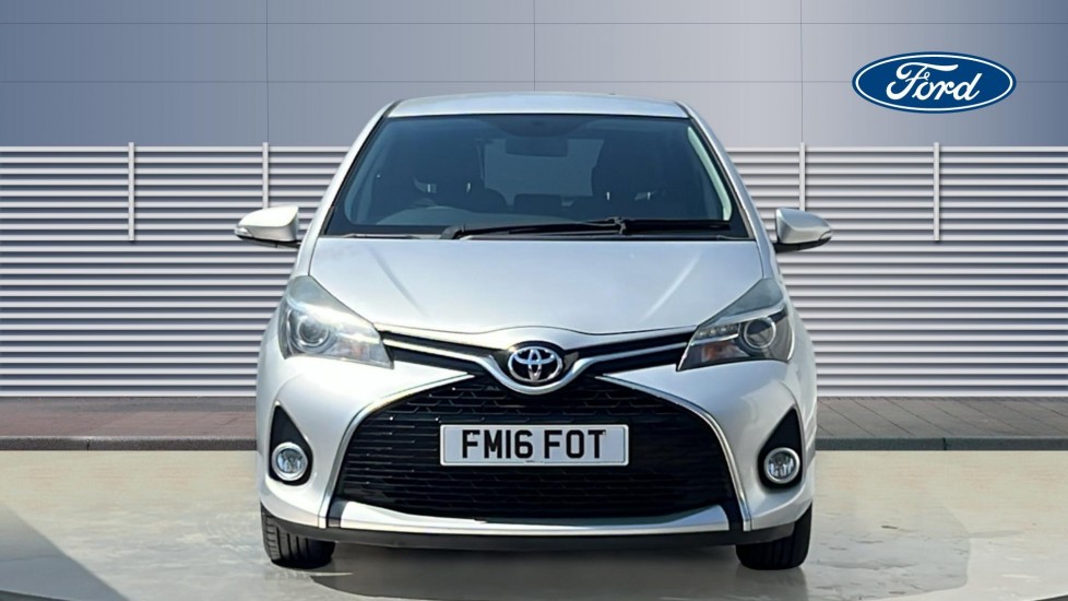 Toyota Yaris 1.33 VVT-i Design 5dr Petrol Hatchback - Image 3