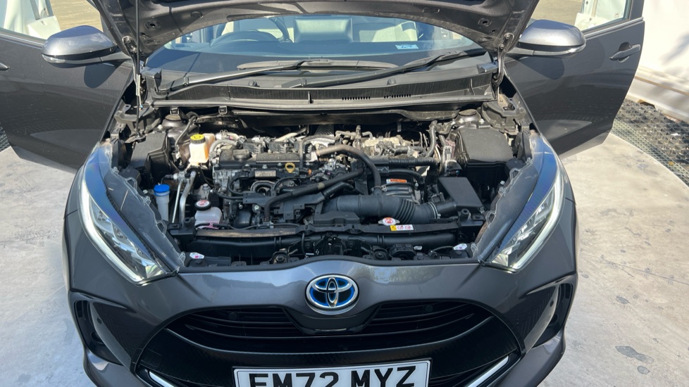Toyota Yaris 1.5 Hybrid Excel 5dr CVT Hybrid Hatchback - Image 8