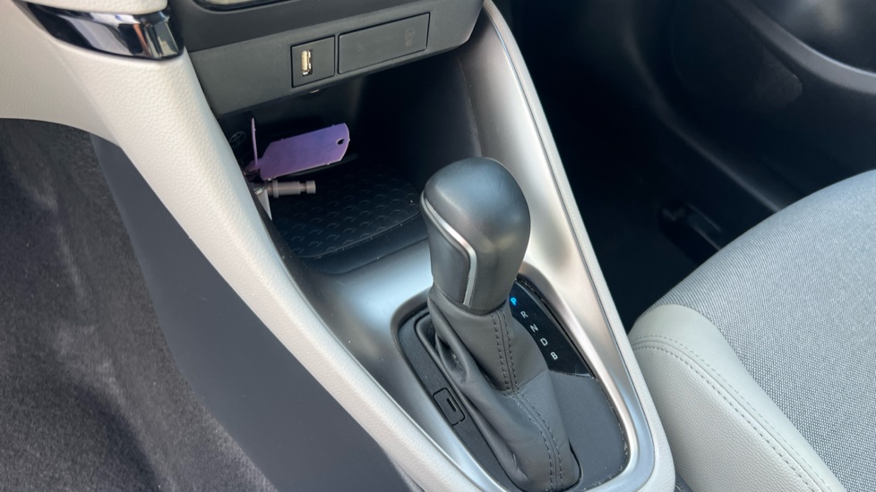 Toyota Yaris 1.5 Hybrid Excel 5dr CVT Hybrid Hatchback - Image 13