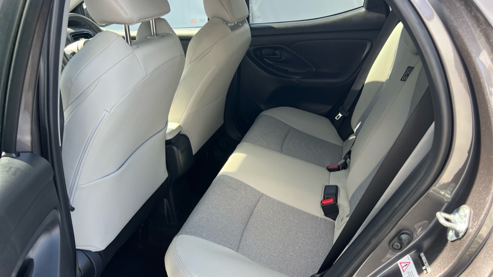 Toyota Yaris 1.5 Hybrid Excel 5dr CVT Hybrid Hatchback - Image 16