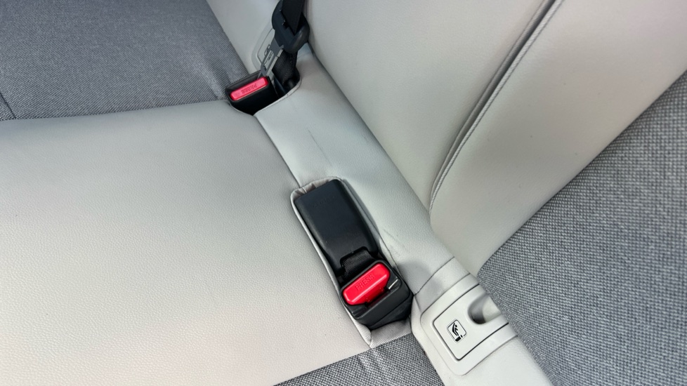 Toyota Yaris 1.5 Hybrid Excel 5dr CVT Hybrid Hatchback - Image 17