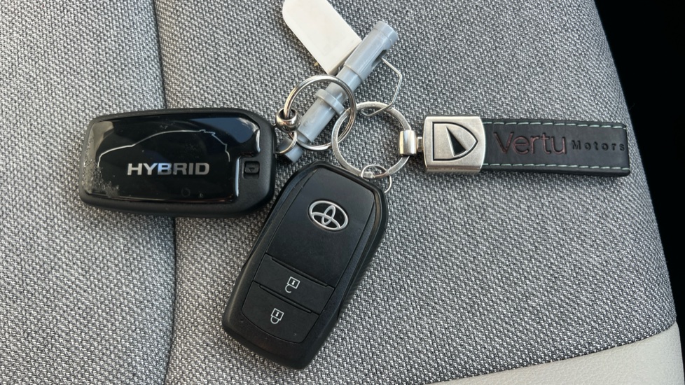 Toyota Yaris 1.5 Hybrid Excel 5dr CVT Hybrid Hatchback - Image 20