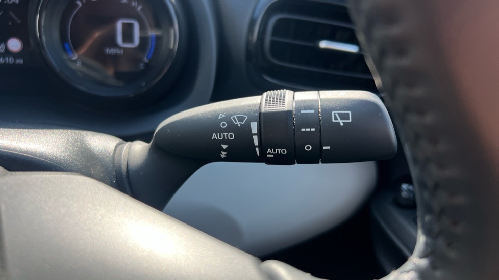 Toyota Yaris 1.5 Hybrid Excel 5dr CVT Hybrid Hatchback - Image 23