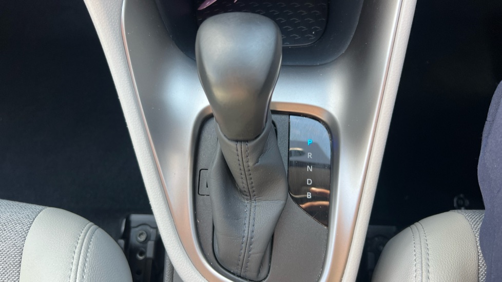 Toyota Yaris 1.5 Hybrid Excel 5dr CVT Hybrid Hatchback - Image 27