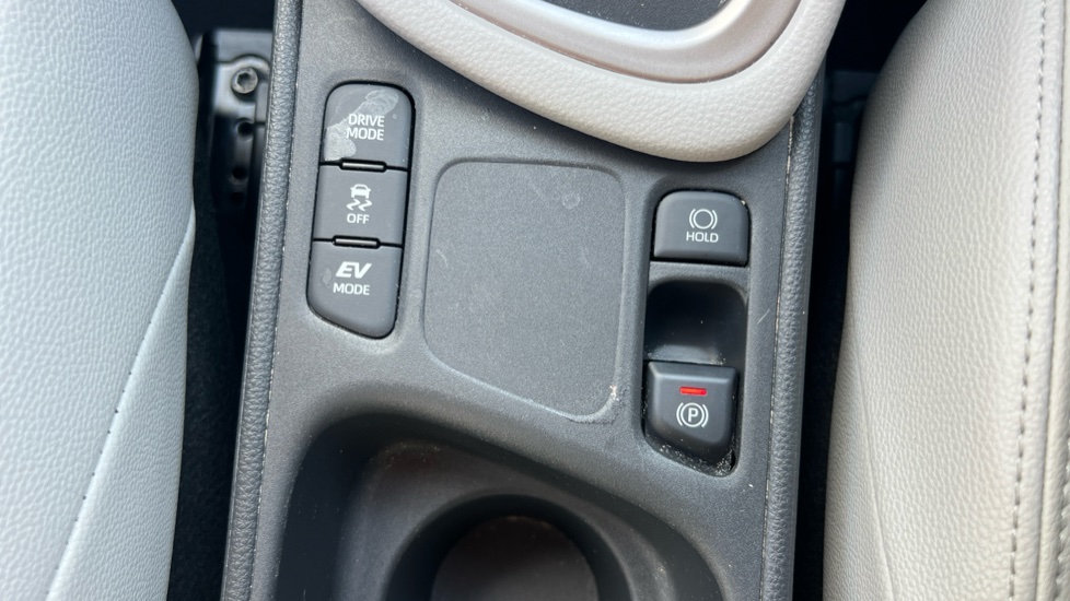 Toyota Yaris 1.5 Hybrid Excel 5dr CVT Hybrid Hatchback - Image 28