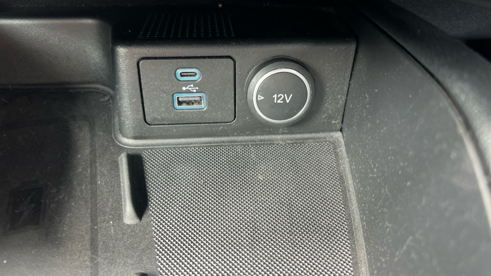 Ford Kuga 2.0 EcoBlue mHEV Titanium 5dr Diesel Estate - Image 28