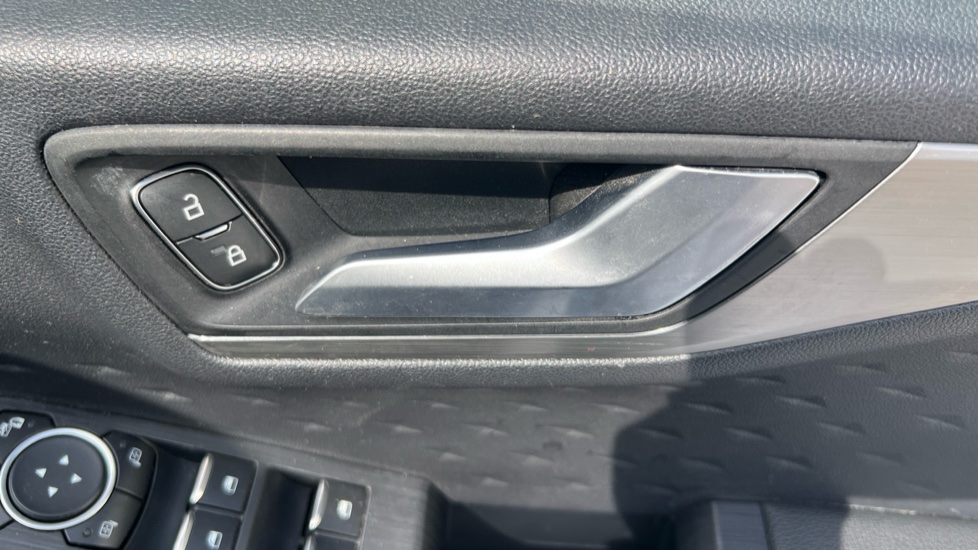 Ford Kuga 2.0 EcoBlue mHEV Titanium 5dr Diesel Estate - Image 39