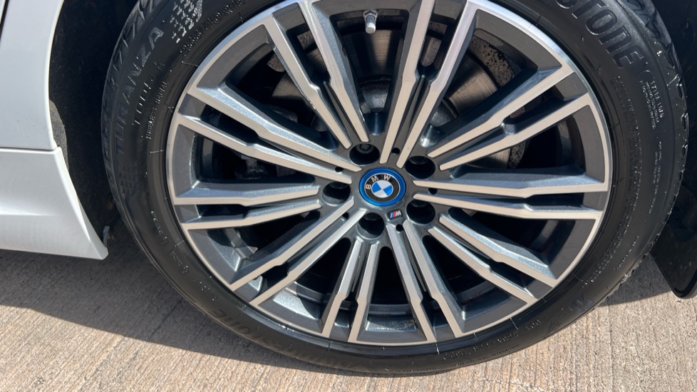 BMW 3 Series 330e M Sport 5dr Step Auto Estate - Image 33