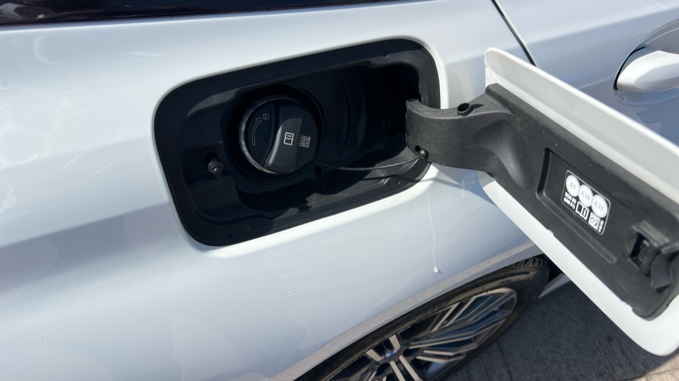 BMW 3 Series 330e M Sport 5dr Step Auto Estate - Image 35