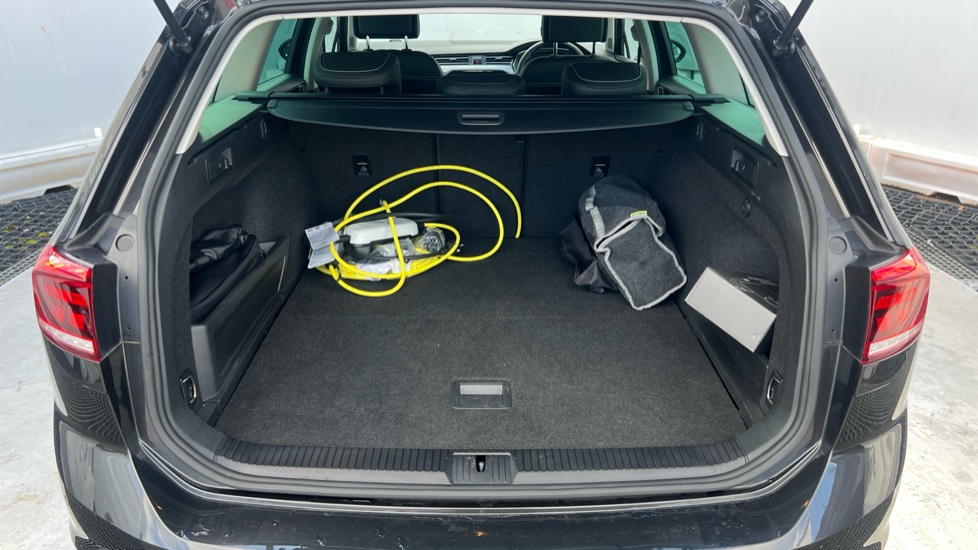 Volkswagen Passat 1.4 TSI PHEV GTE 5dr DSG Estate - Image 4