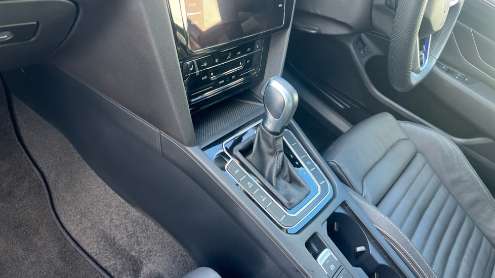 Volkswagen Passat 1.4 TSI PHEV GTE 5dr DSG Estate - Image 13