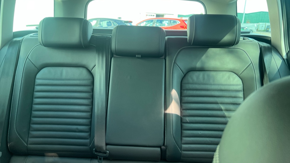 Volkswagen Passat 1.4 TSI PHEV GTE 5dr DSG Estate - Image 15