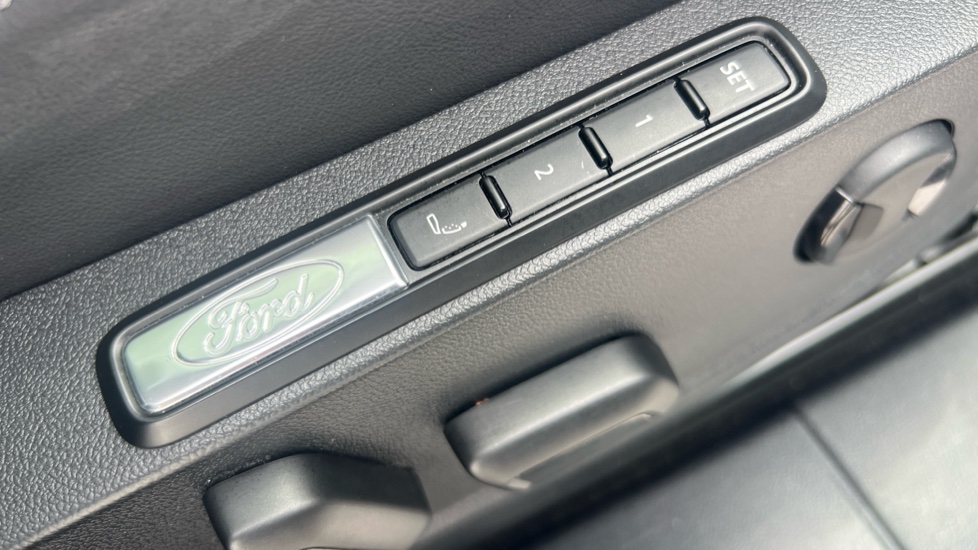 Ford Capri 210kW Premium 77kWh 5dr Auto Electric Estate - Image 39