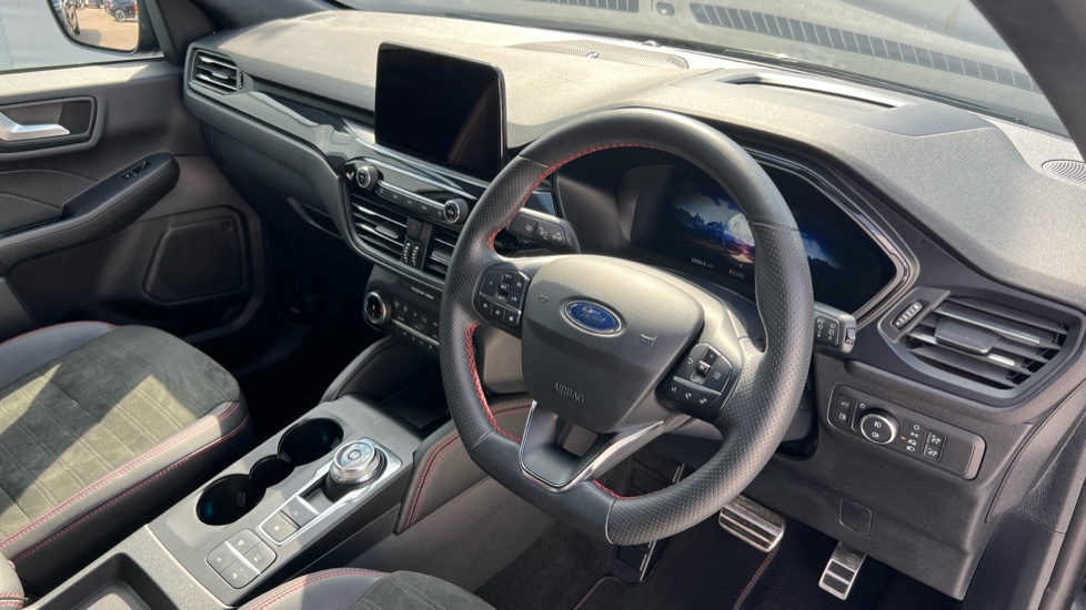 Ford Kuga 2.5 PHEV Black Package Edition 5dr CVT Estate - Image 11