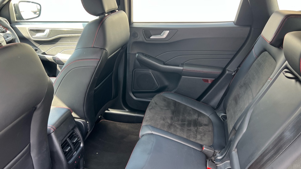Ford Kuga 2.5 PHEV Black Package Edition 5dr CVT Estate - Image 16