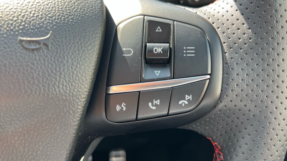 Ford Kuga 2.5 PHEV Black Package Edition 5dr CVT Estate - Image 38
