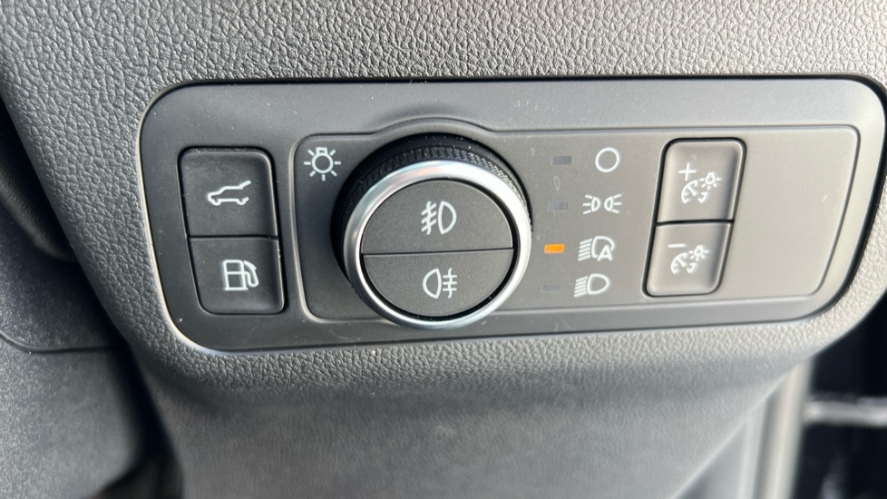 Ford Kuga 2.5 PHEV Black Package Edition 5dr CVT Estate - Image 41