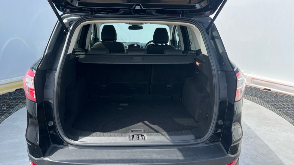 Ford Kuga 1.5 TDCi Titanium Edition 5dr 2WD Diesel Estate - Image 4