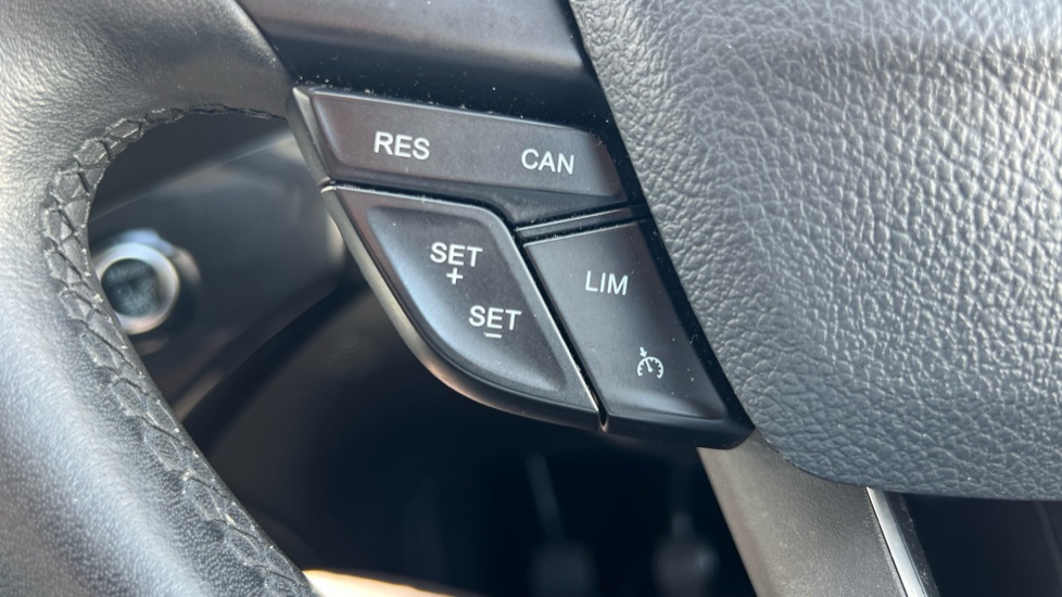 Ford Kuga 1.5 TDCi Titanium Edition 5dr 2WD Diesel Estate - Image 34