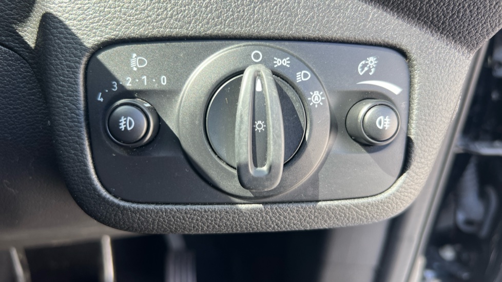 Ford Kuga 1.5 TDCi Titanium Edition 5dr 2WD Diesel Estate - Image 37