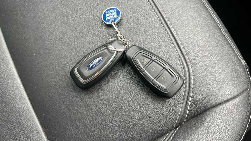 Ford Kuga 1.5 EcoBoost 176 Titanium X Edition 5dr Auto Petrol Estate - Image 20