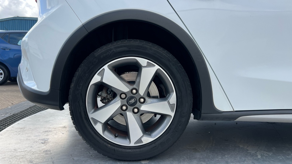 Ford Focus 1.0 EcoBoost 125 Active 5dr Petrol Hatchback - Image 7