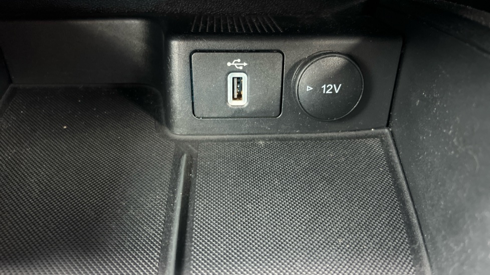 Ford Focus 1.0 EcoBoost 125 Active 5dr Petrol Hatchback - Image 27