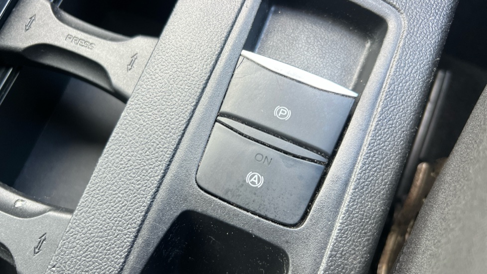 Ford Focus 1.0 EcoBoost 125 Active 5dr Petrol Hatchback - Image 30