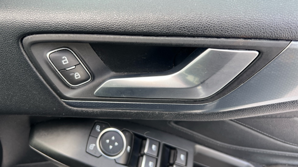 Ford Focus 1.0 EcoBoost 125 Active 5dr Petrol Hatchback - Image 38