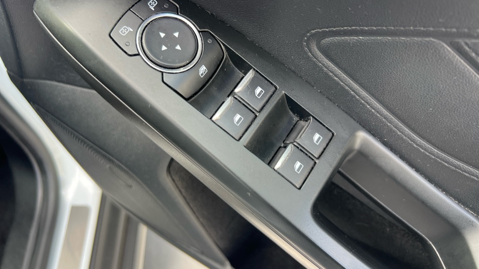 Ford Focus 1.0 EcoBoost 125 Active 5dr Petrol Hatchback - Image 39